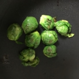 少量お弁当おかず 芽キャベツとカリカリベーコン レシピ 作り方 By Kuuuma 楽天レシピ